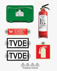 [Pack] TVDE - Dístico TVDE (x2) + Extintor Pó Quím. ABC 2Kg + Primeiros Socorros + Sinal Extintor + Proibido Fumar (Amovíveis)